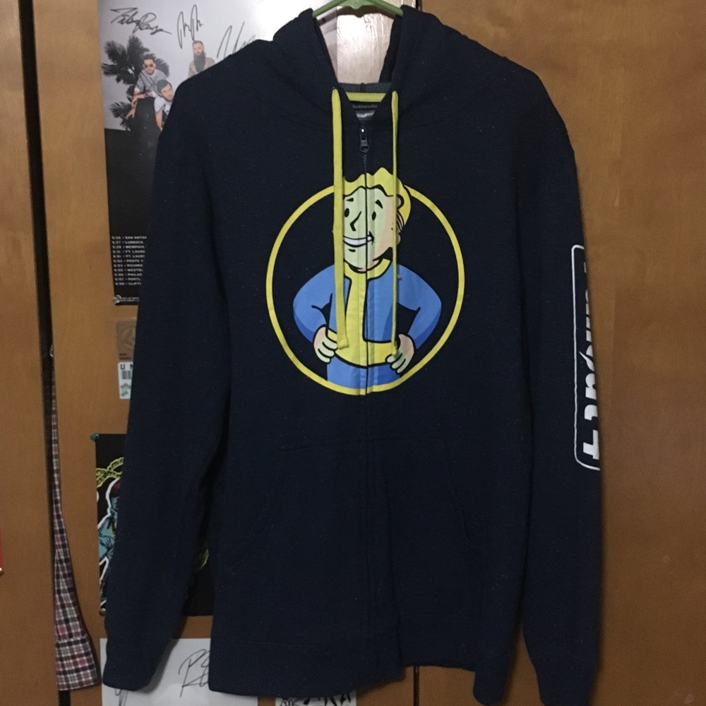 FALLOUT Hoodie NWOT